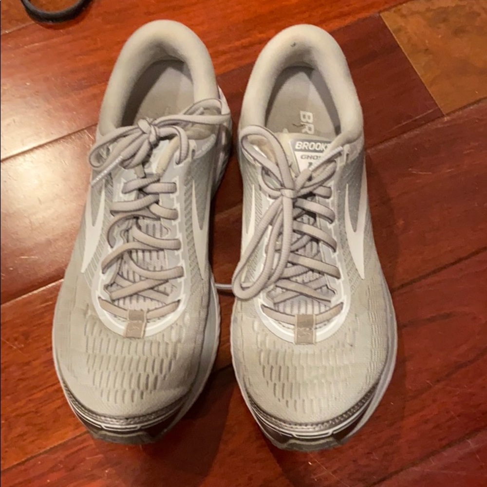 Brooks ghost 10 sneakers